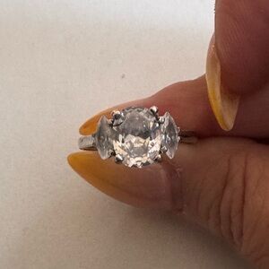 Elegant Silver Women's Ring trinity size 8